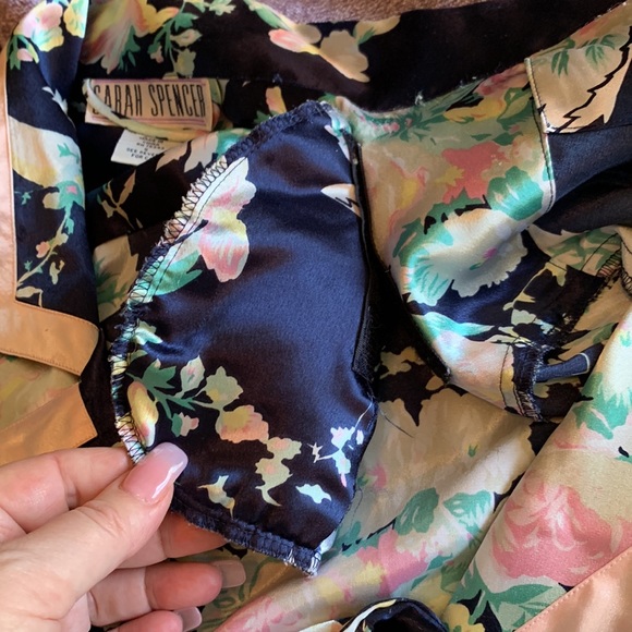 Gorgeous Floral Robe🔥 - Picture 7 of 9